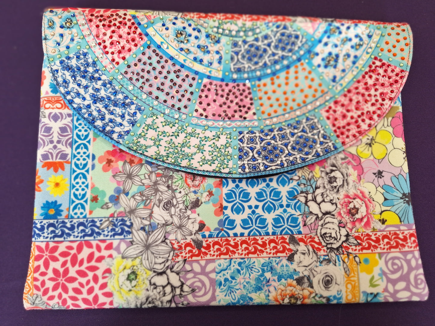 INÒA Embellished clutch