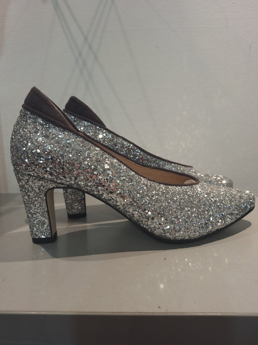 Angulus glitter pump